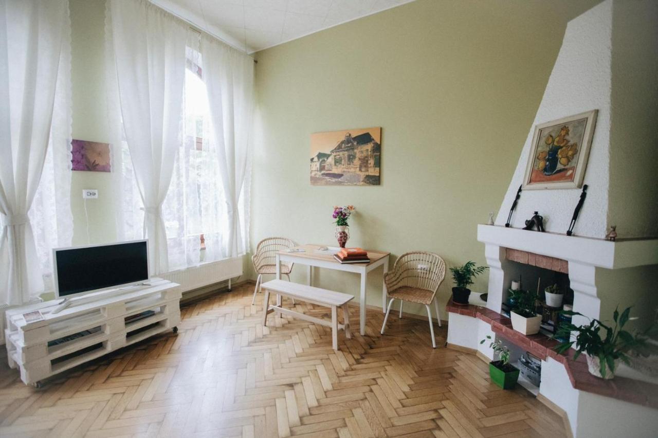 Love Nest Брашов Экстерьер фото