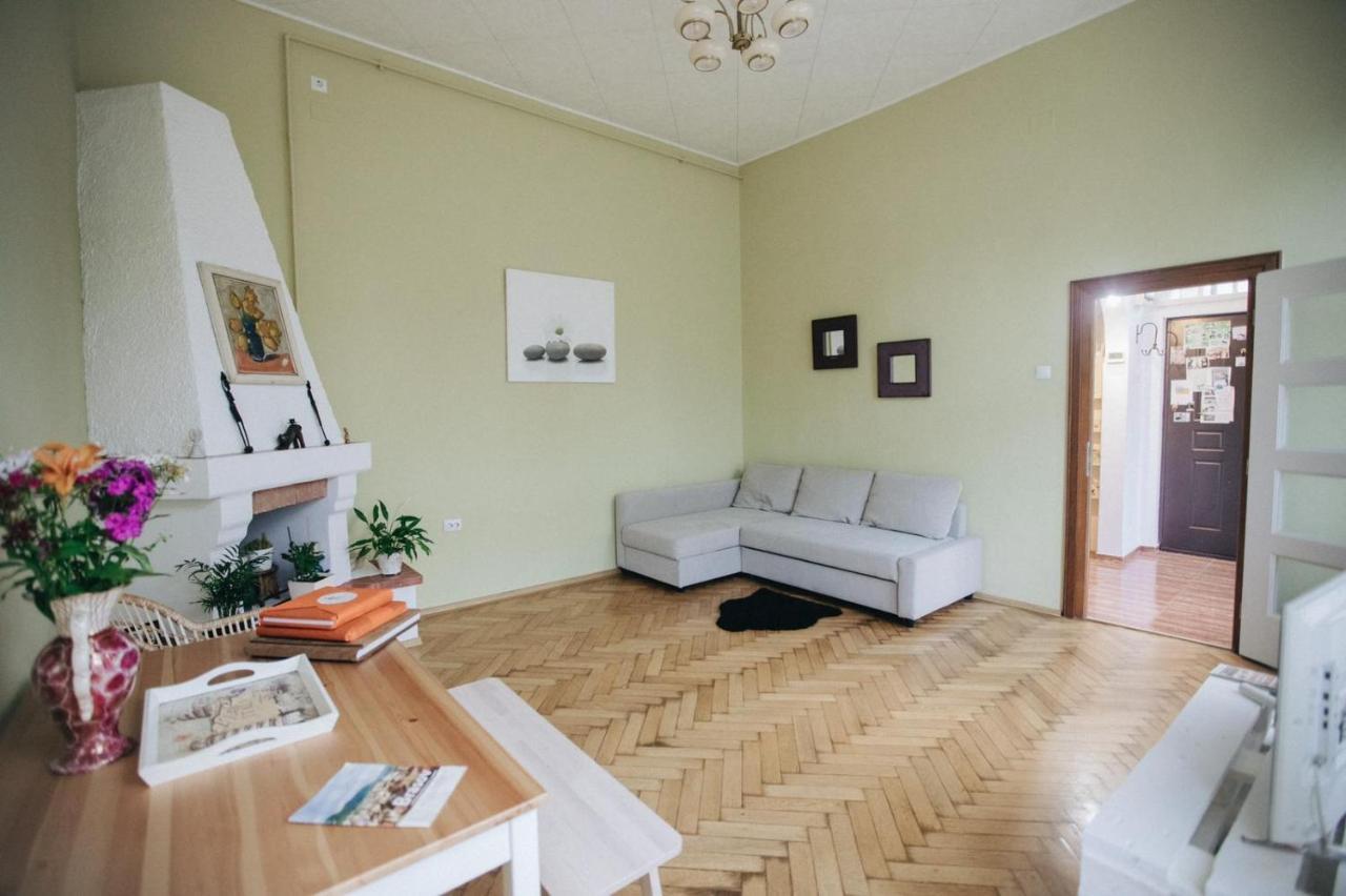 Love Nest Брашов Экстерьер фото